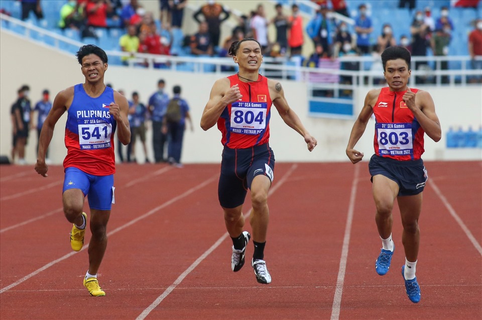 Chiều 15.5, điền kinh tiếp tục diễn ra chung kết nội dung 400m nam. Đáng chú ý, Việt Nam có sự tham gia của đương kim vô địch Trần Nhật Hoàng và Lê Ngọc Phúc.