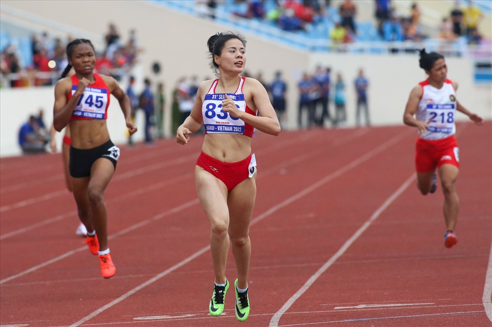 Ở chung kết nội dung 400m nữ, Nguyễn Thị Huyền và Quách Thị Lan là những niềm hy vọng mang về tấm huy chương vàng đầu tiên cho điền kinh Việt Nam trong ngày 15.5.