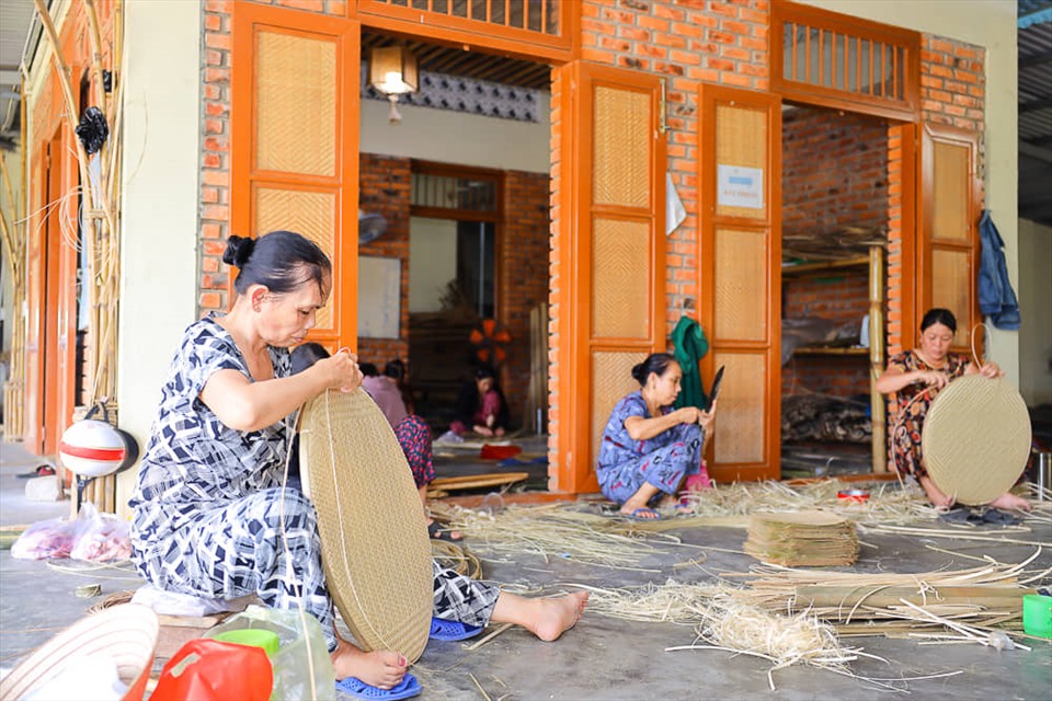 Cơ sở sản xuất mây tre đan tại Thừa Thiên Huế. Ảnh: Thanh Hương