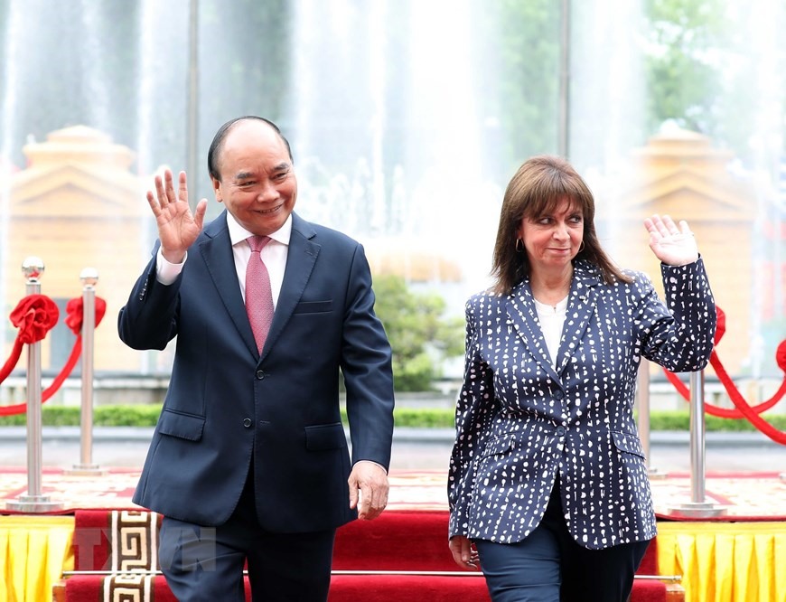 Tổng thống Hy Lạp Katerina Sakellaropoulou thăm chính thức Việt Nam từ ngày 15 đến 19.5 theo lời mời của Chủ tịch nước Nguyễn Xuân Phúc. Ảnh: TTXVN