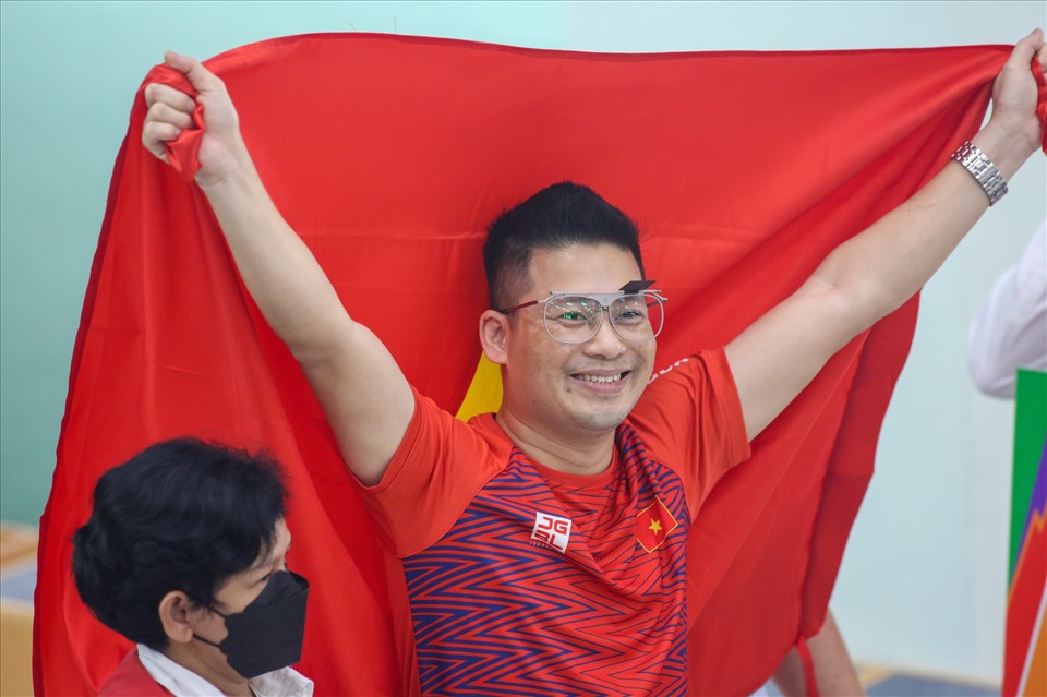 Chung cuộc, Hà Minh Thành giành chiến thắng và mang về tấm huy chương vàng đầu tiên cho bộ môn bắn súng Việt Nam tại SEA Games 31. Đây là niềm khích lệ to lớn cho các vận động viên còn lại của đội tuyển bắn súng Việt Nam ở những nội dung còn lại.