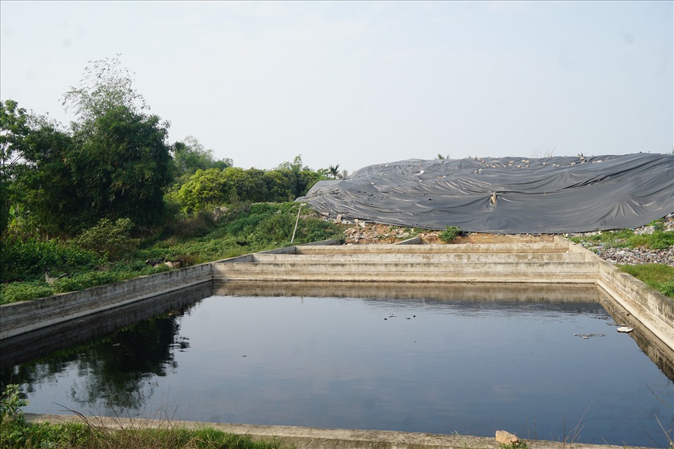 Trước đó, vào cuối năm 2020, HĐND tỉnh Thanh Hóa cũng đã ban hành nghị quyết về việc quyết định đầu tư dự án “Xử lý triệt để môi trường bãi rác tại phường Trung Sơn, thành phố Sầm Sơn“. Ảnh: Q.D