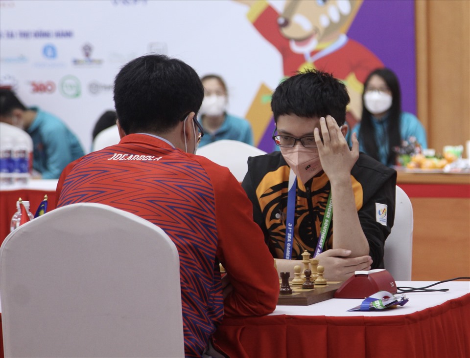 Theo đó, Quang Liêm đã để thua đối thủ Yeoh Li Tian (Malaysia) trong ván đấu thứ 2. Sau đó, Yeoh Li Tian và Trường Sơn hoà nhau ở ván đấu thứ 3.