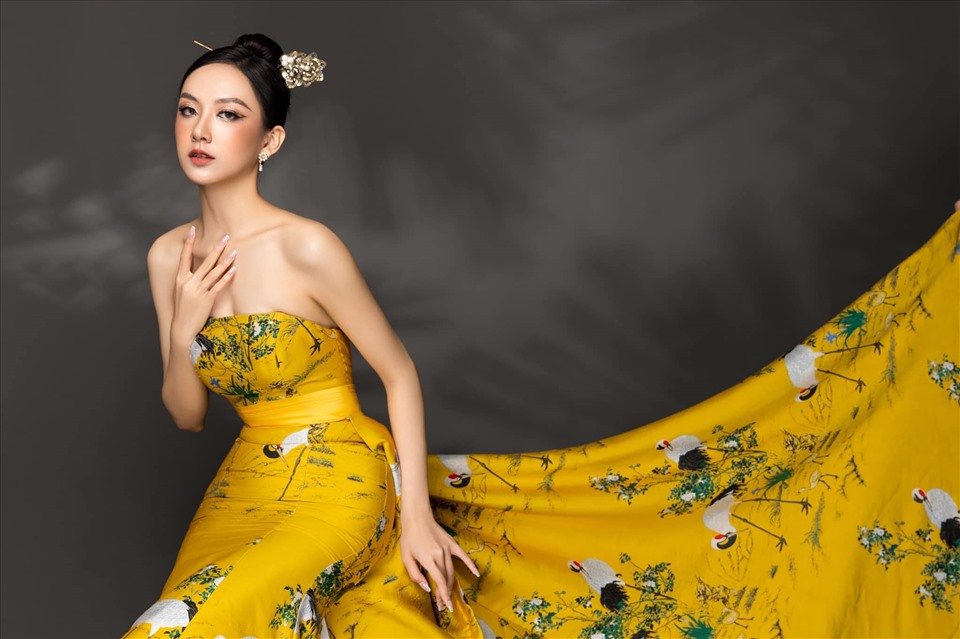 “Đến với Hoa hậu Hoàn vũ Việt Nam 2022, tôi thực sự muốn lan tỏa năng lượng tích cực, sự tự tin và bản lĩnh của người phụ nữ Việt Nam đến với cộng đồng. Tôi hy vọng rằng sự cố gắng và nỗ lực của mình sẽ nhận được ủng hộ và đánh giá khách quan từ các bạn”, người đẹp cao 1,82m chia sẻ BTC