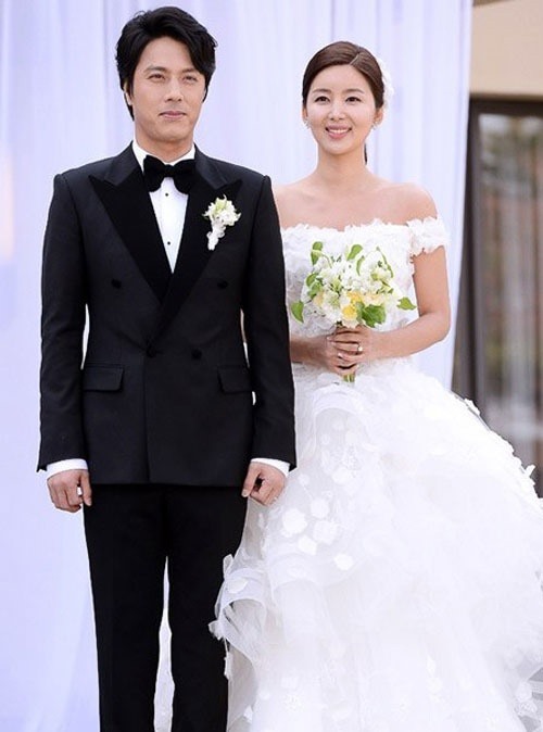 Han Jae Suk và Park Sol Mi rạng rỡ trong hôn lễ như mơ năm 2013. Ảnh: Knet.