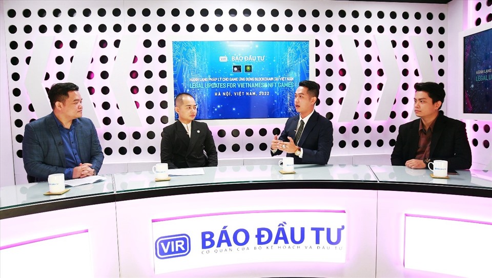 Các đại diện từ Công ty luật ASL, Quỹ đầu tư HOBBIT Investment, Công ty phát triển Game FOTA và Djinn Guild Game chia sẻ tại Talkshow “Hành lang pháp lý cho Game ứng dụng Blockchain tại Việt Nam sáng 11/5. Ảnh: Báo Đầu tư