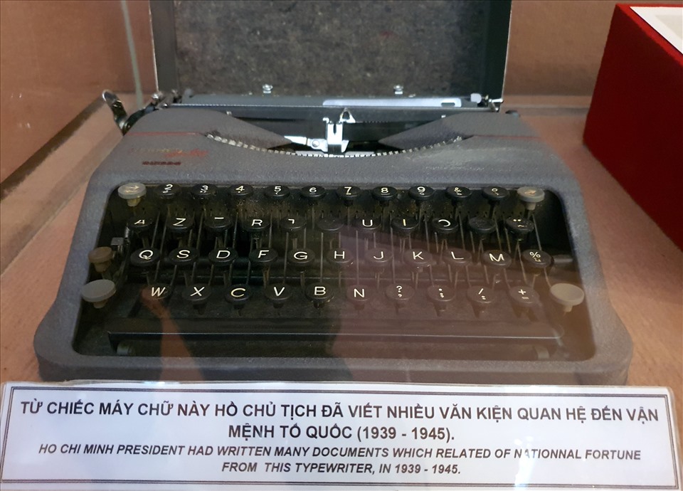 Chiếc máy đánh chữ Bác sử dụng hàng ngày.