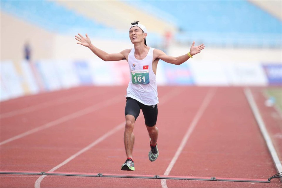 Nguyên Thanh giành HCV marathon. Ảnh: Thanh Vũ