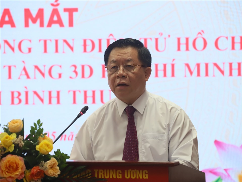 Trưởng Ban Tuyên giáo Trung ương Nguyễn Trọng Nghĩa phát biểu tại lễ ra mắt.
