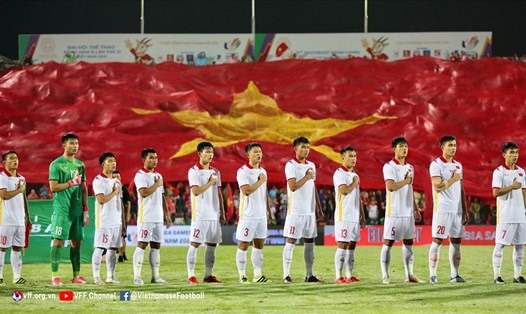 Sự cổ vũ từ đông đảo cổ động viên trên sân Việt Trì sẽ tiếp thêm sức mạnh cho các cầu thủ U23 Việt Nam. Ảnh: VFF