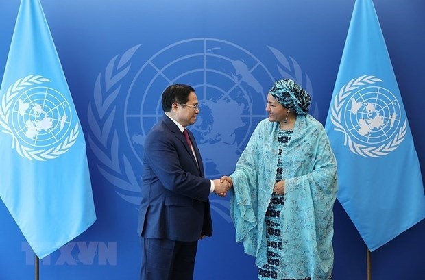 Thủ tướng Phạm Minh Chính gặp bà Amina J. Mohamed, Phó Tổng Thư ký Liên Hợp Quốc. Ảnh: TTXVN