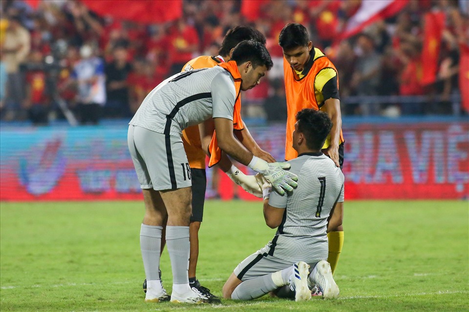 Thủ môn của U23 Malaysia đã có trận đấu tương đối tốt khi không ít lần cản phá các cơ hội nguy hiểm của U23 Việt Nam.