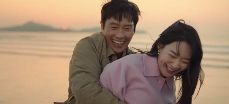 Yêu nhau ngoài đời, nhưng Shin Min Ah và Kim Woo Bin đóng 2 tuyến nhân vật theo đuổi 2 tình yêu khác nhau trên phim. Shin Min Ah đóng cặp cùng Lee Byung Hun, Kim Woo Bin đóng với Han Ji Min. Ảnh: CMH