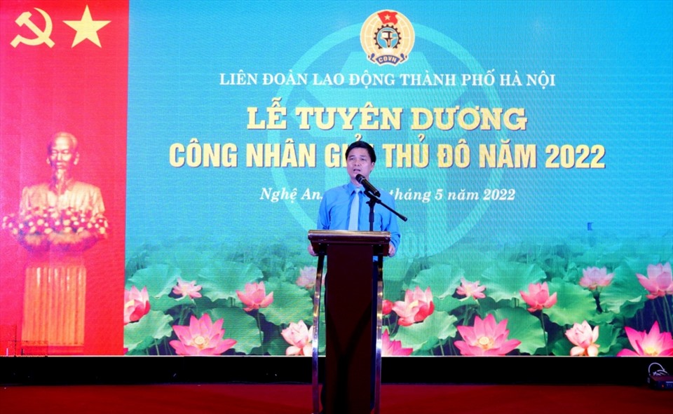 Phó Chủ tịch Tổng LĐLĐ Việt Nam - ông Ngọ Duy Hiểu - phát biểu chỉ đạo tại lễ tuyên dương. Ảnh: Minh Khuê