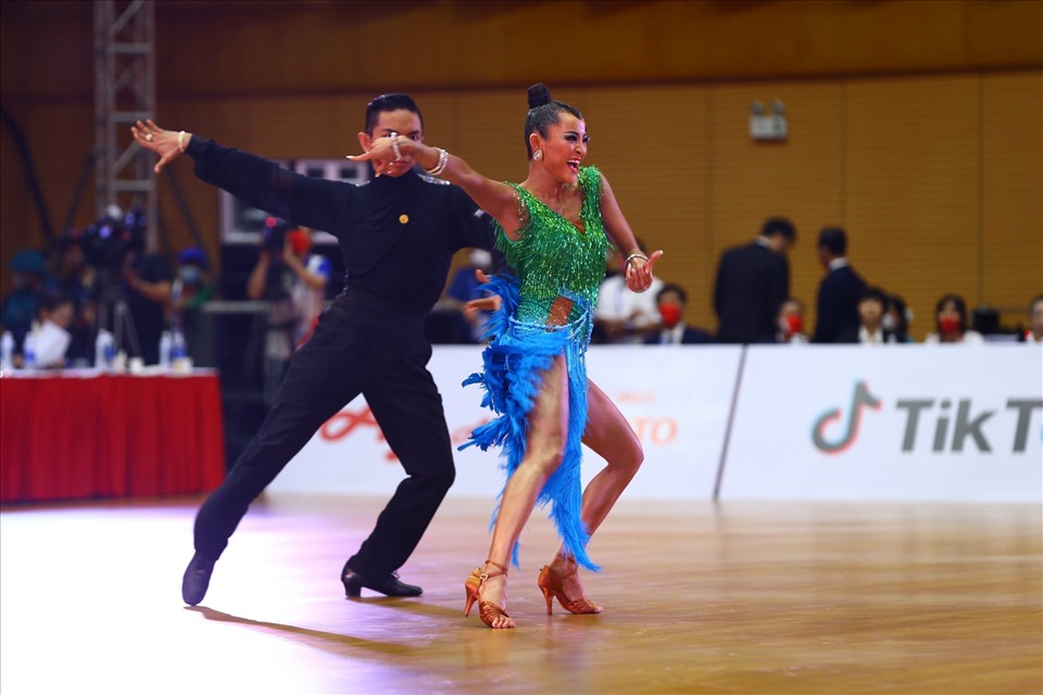 Bài nhảy thi đấu của Đặng Thu Hương và Phan Hiển tại SEA Games 31. Ảnh: NVCC