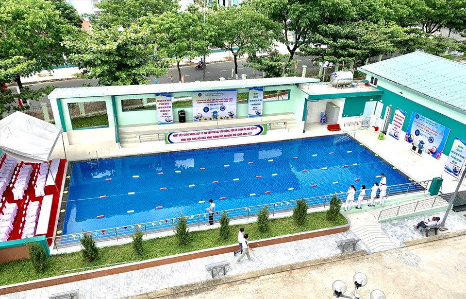Lần đầu tiên Đà Nẵng có giải bơi lội giành riêng cho đội ngũ viên chức, người lao động, y bác sĩ.