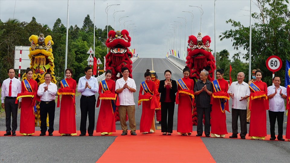 Ngày 21.5, tại huyện Phong Điền, thành phố Cần Thơ, Ban quản lý dự án đầu tư xây dựng thành phố tổ chức Lễ khánh thành cầu Vàm Xáng và đường nối từ cầu Vàm Xáng đến quốc lộ 61C.
