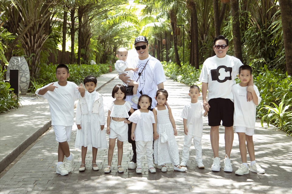 Gia đình nhà thiết kế Đỗ Mạnh Cường có kỳ nghỉ dưỡng tại khu resort sang trọng ở Phú Quốc. Ảnh: Huy Nguyễn