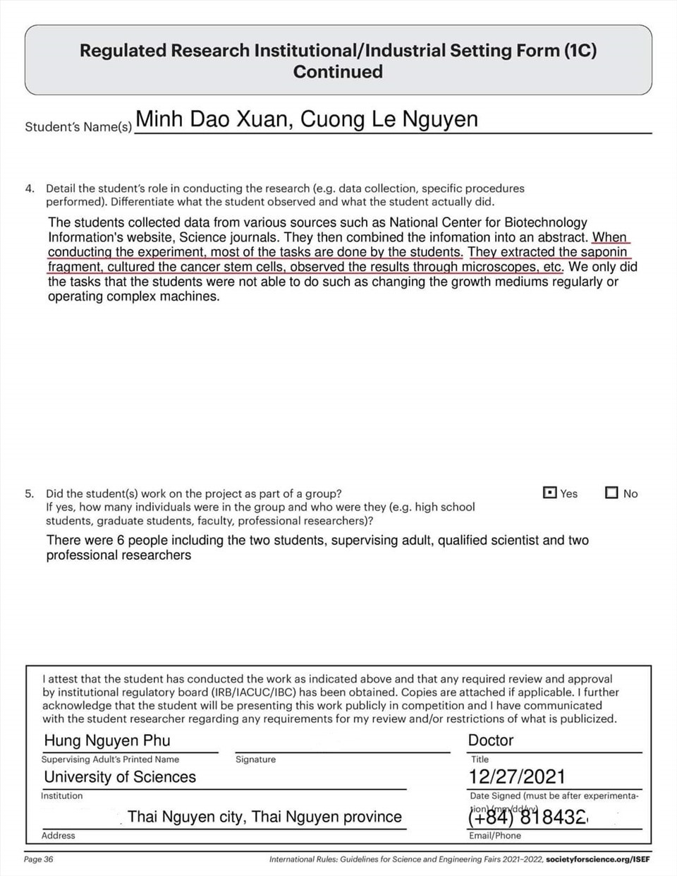 TS Nguyễn Phú Hùng- người hướng dẫn tự khai với nội dung đánh giá, chứng nhận vai trò và đóng góp của học sinh trong dự án thi KHKT quốc tế. Ảnh: LT