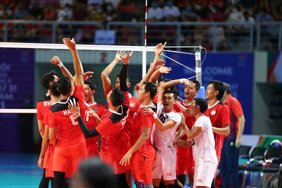 Tuyển Indonesia giành huy chương vàng bóng chuyền SEA Games 31. Ảnh: H.H