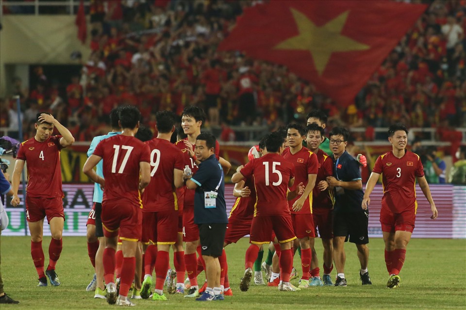 Chiến thắng 1-0 trước U23 Thái Lan giúp U23 Việt Nam bảo vệ thành công tấm huy chương vàng SEA Games 31. Niềm vui càng tăng lên gấp bội khi những “Chiến binh sao vàng” giành danh hiệu ngay trên sân nhà trong sự hân hoang của gần 4 vạn khán giả trên sân Mỹ Đình.