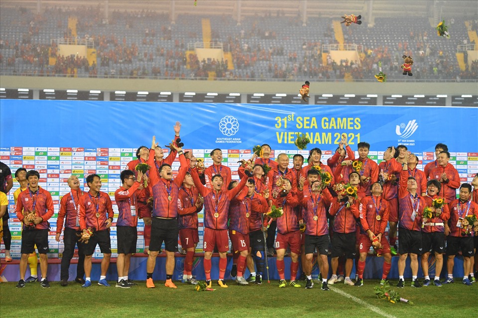 U23 Việt Nam bảo vệ thành công tấm giành tấm huy chương vàng SEA Games sau khi đánh bại U23 Thái Lan ở trận chung kết SEA Games 31. Ảnh: Hải Nguyễn