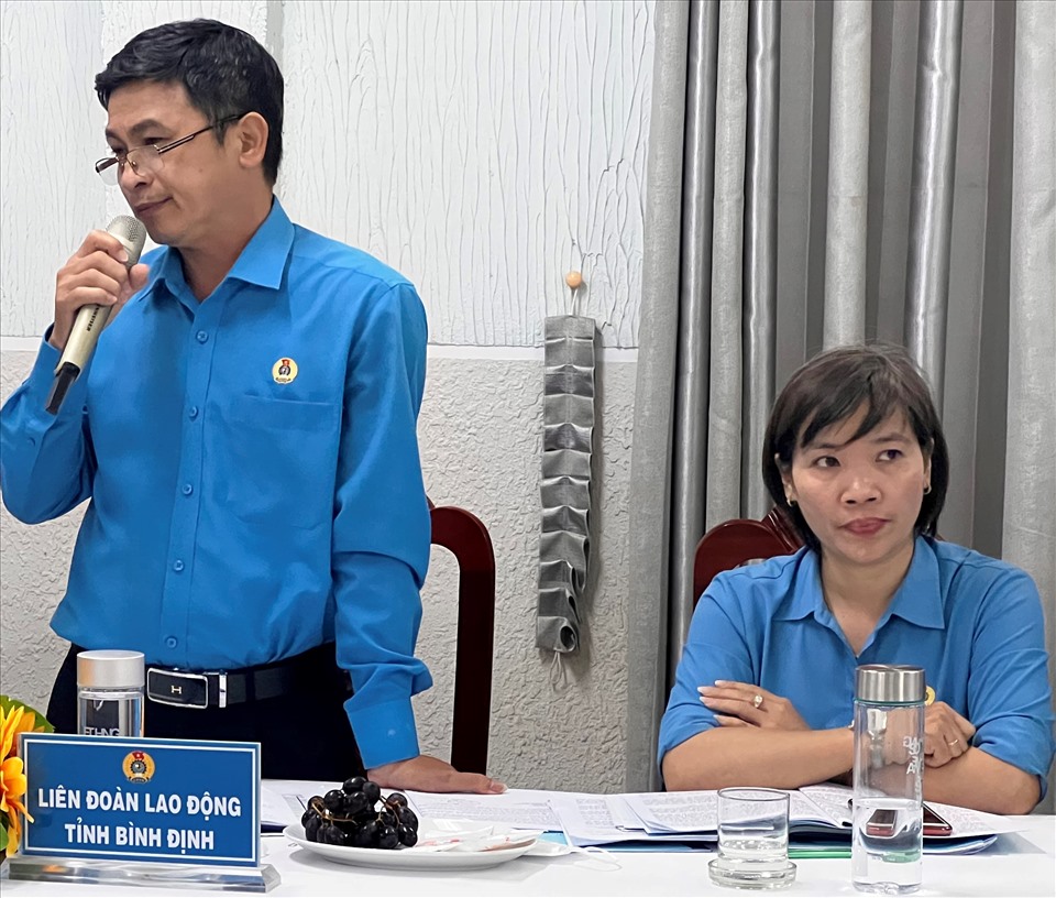 Chủ tịch LĐLĐ Nguyễn Mạnh Hùng báo cáo giải trình với đoàn giám sát