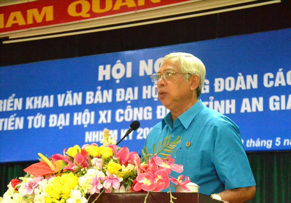 Chủ tịch LĐLĐ tỉnh An Giang Nguyễn Thiện Phú phát biểu khai mạc hội nghị. Ảnh: LT