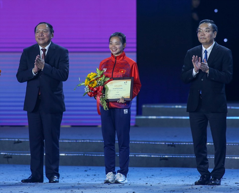 Tại đây, 2 vận động viên Nguyễn Huy Hoàng và Nguyễn Thị Oanh đã được vinh danh là một trong bốn vận động viên xuất sắc nhất tại SEA Games 31.