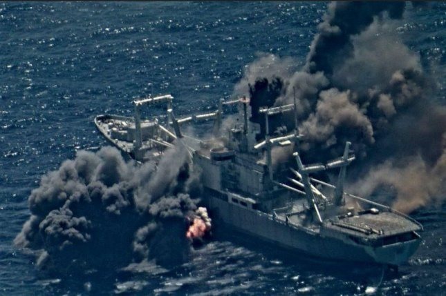 Tên lửa Harpoon tấn công một con tàu cũ trong cuộc tập trận RIMPAC 2020 ngoài khơi bờ biển Hawaii. Ảnh minh họa. Ảnh: Hải quân Mỹ