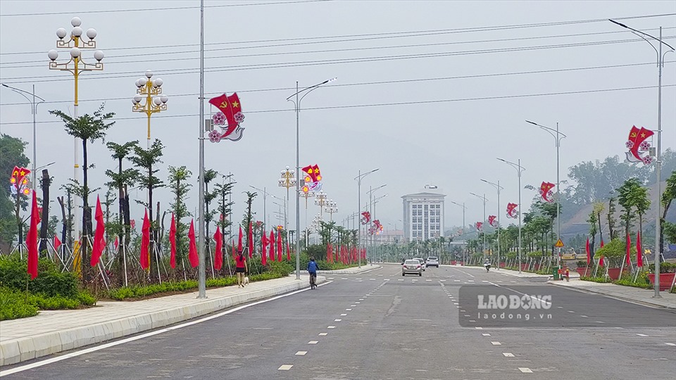 Dự án đường 60m sau khi hoàn thành được đặt tên là Đường 7 tháng 5 gắn với Chiến thắng Điện Biên Phủ. Đây là con đường đẹp nhất Điện Biên.
