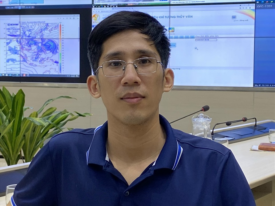 Ông Trần Quang Năng - Trưởng phòng Dự báo Thời tiết - Trung tâm Dự báo KTTV Quốc gia thông tin về tình hình thời tiết. Ảnh: Hoài Linh