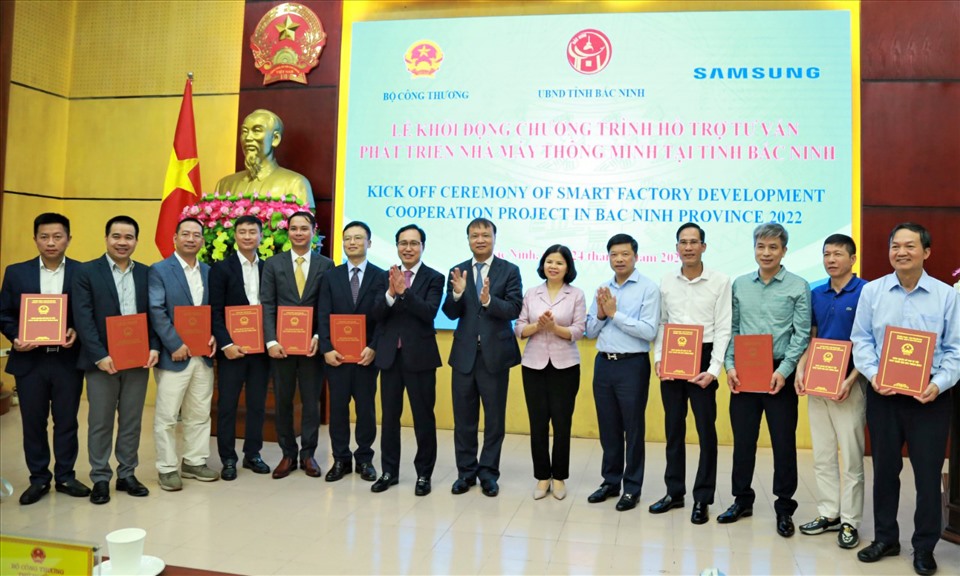 Lễ ký kết biên bản ghi nhớ chương trình tư vấn hỗ trợ phát triển nhà máy thông minh tại Bắc Ninh.
