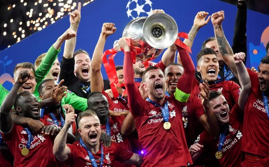 Chỉ 1 năm sau thất bại, Liverpool tiếp tục vào chung kết và đánh bại Tottenham. Ảnh: UEFA