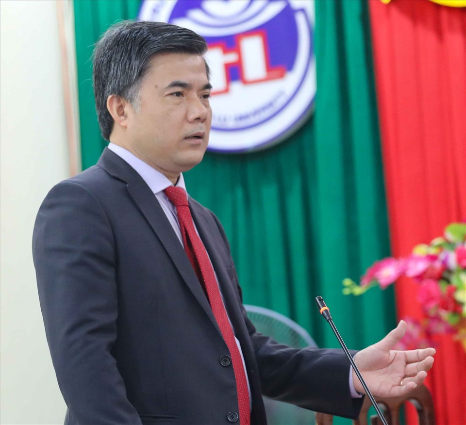 Ông Bùi Văn Linh - Giám đốc Trung tâm Hỗ trợ đào tạo và cung ứng nhân lực phát biểu tại lễ ký kết hợp tác với Trường Đại học Hoa Lư. Ảnh: NT