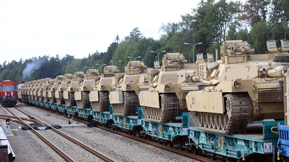 US Army Abrams tanks at a station in Lithuania.  Photo: AFP