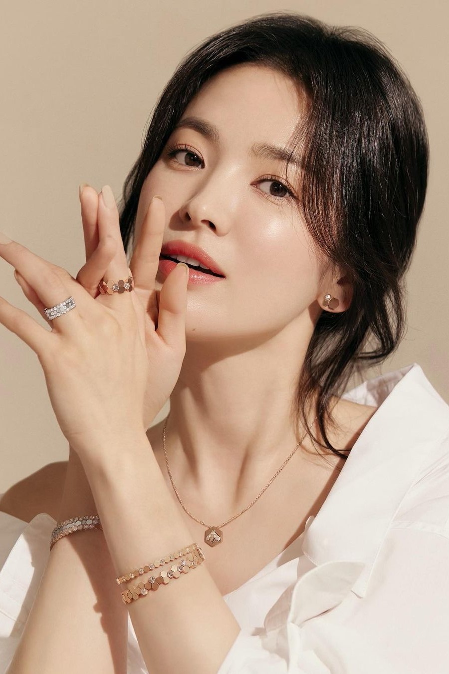 Song Hye Kyo liên tục tụt hạng trên các bảng xếp hạng nhan sắc sau 3 năm ly hôn Song Joong Ki. Ảnh: ST.