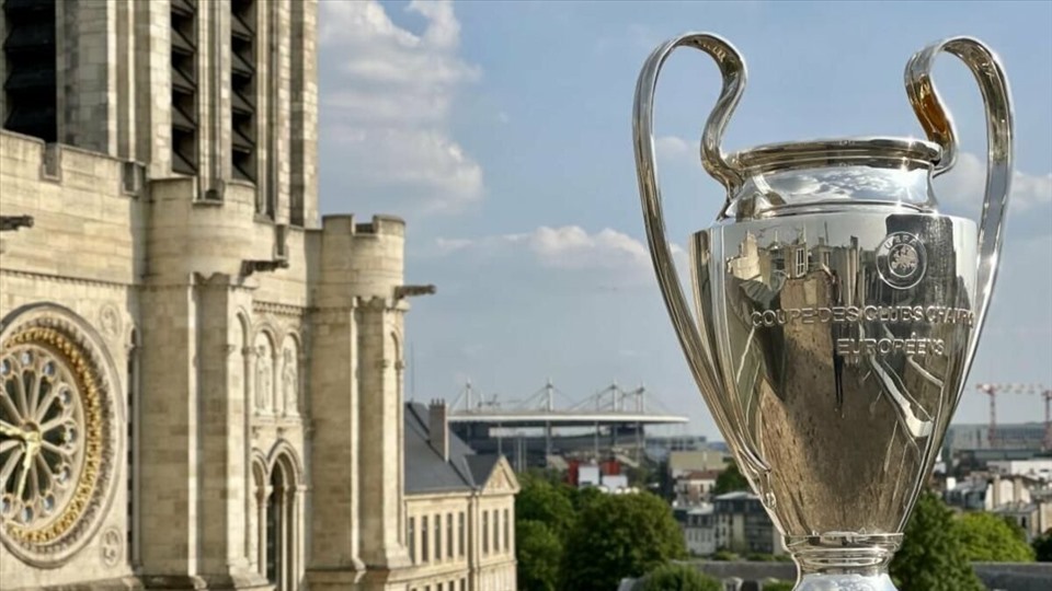 Vinh quang đang chờ tại Stade de France. Ảnh: AFP