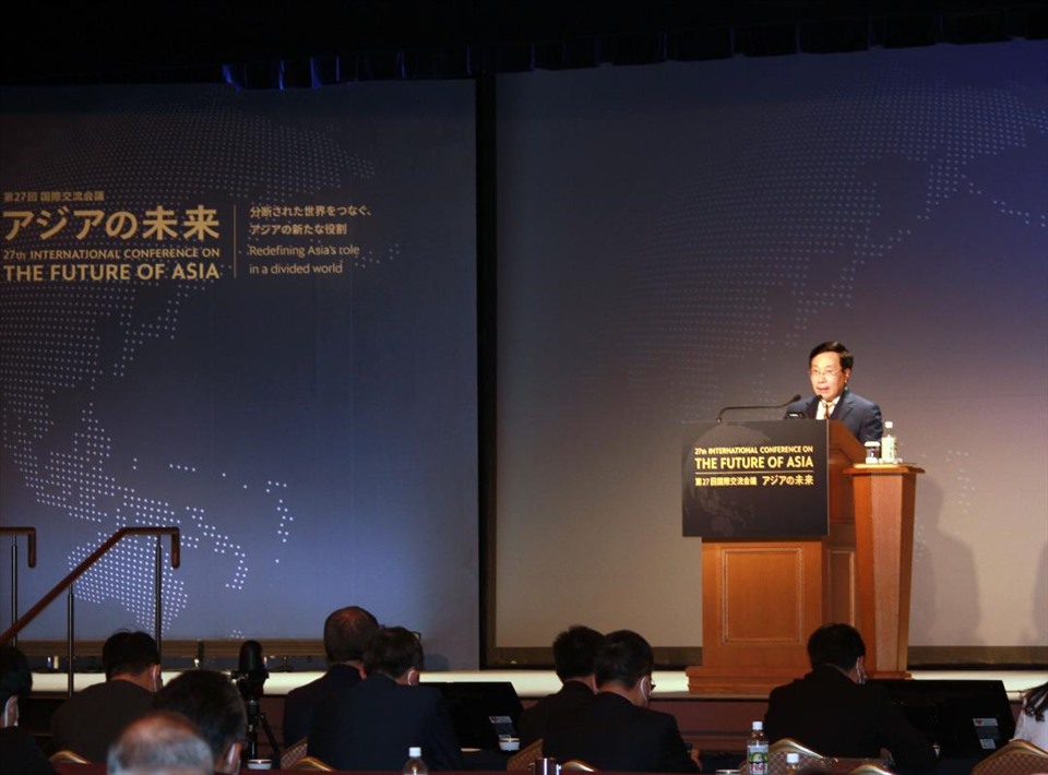 Phó Thủ tướng Thường trực Phạm Bình Minh nêu 5 đề xuất tại Hội nghị Tương lai Châu Á. Ảnh: TTXVN
