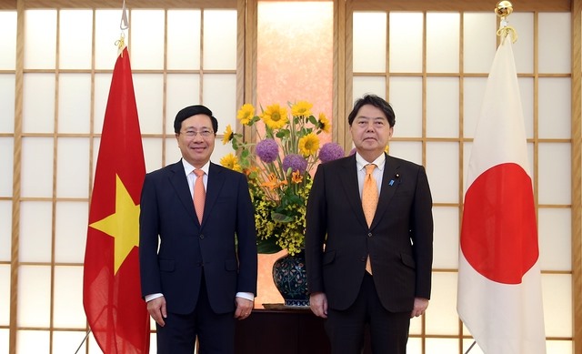 Phó Thủ tướng Phạm Bình Minh tiếp Bộ trưởng Ngoại giao Hayashi Yoshimasa. Ảnh: Bộ Ngoại giao