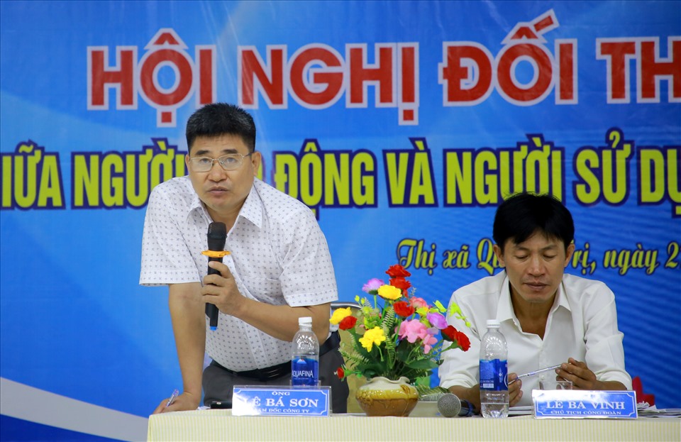 Ông Lê Bá Sơn - Giám đốc Công ty CP May Quảng Trị cam kết sẽ giải quyết hết số nợ BHXH trong năm 2022. Ảnh: Hưng Thơ.