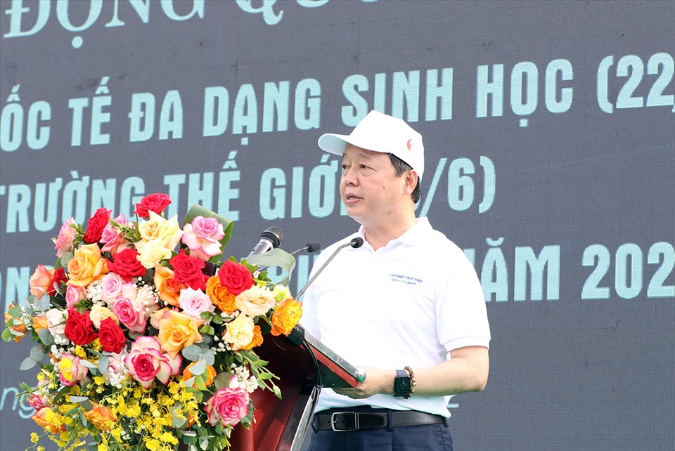 Bộ trưởng Trần Hồng Hà phát biểu tại lễ phát động sáng 28.5. Ảnh: Khương Trung