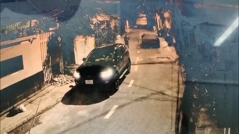 Camera ghi lại thời điểm các đối tượng trộm ô tô. Ảnh: A.X.