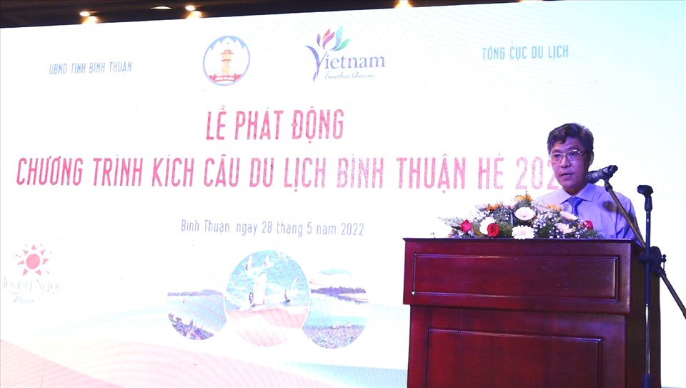 Ông Nguyễn Minh, Phó Chủ tịch UBND tỉnh Bình Thuận phát động chương trình kích cầu du lịch. Ảnh: DT