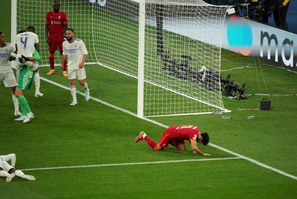 Những hình ảnh thể hiện sự bất lực của Salah và Liverpool. Ảnh: AFP