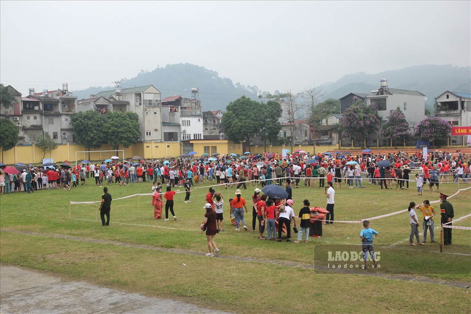 Trong 2 ngày từ 28 – 29.5, tại sân vận động trung tâm huyện Văn Yên đã tổ chức nhiều chương trình, hoạt động nhân ngày Quốc tế thiếu nhi 1.6.