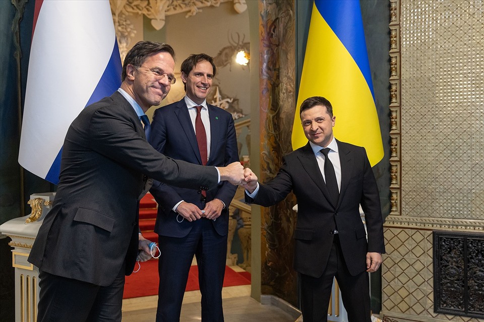 Tổng thống Volodymyr Zelensky tiếp Thủ tướng Hà Lan Mark Rutte tại Cung điện Mariinskyi, Kiev, ngày 2.2.2022. Ảnh: Wiki