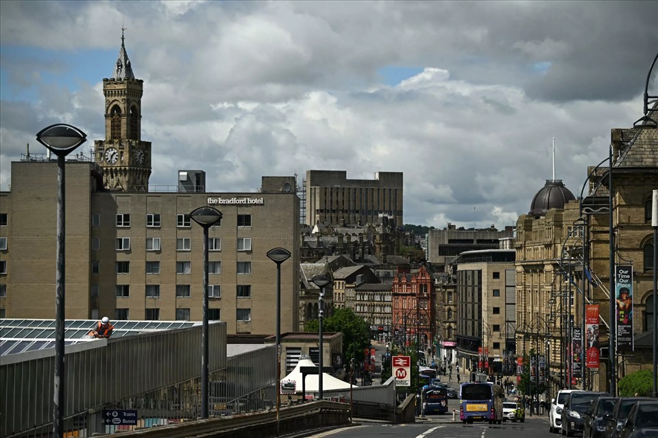 Bradford's population lacks income 5th and lacks jobs 6th in the UK, according to the UK government's poverty index released in 2019. Photo: AFP.