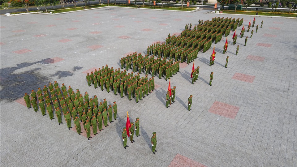 Ngày 3.5, Bộ công an tổ chức “Hội thi điều lệnh, bắn súng, võ thuật chào mừng kỷ niệm 60 năm Ngày truyền thống lực lượng Cảnh sát nhân dân” tại quảng trường huyện Phong Điền, thành phố Cần Thơ.