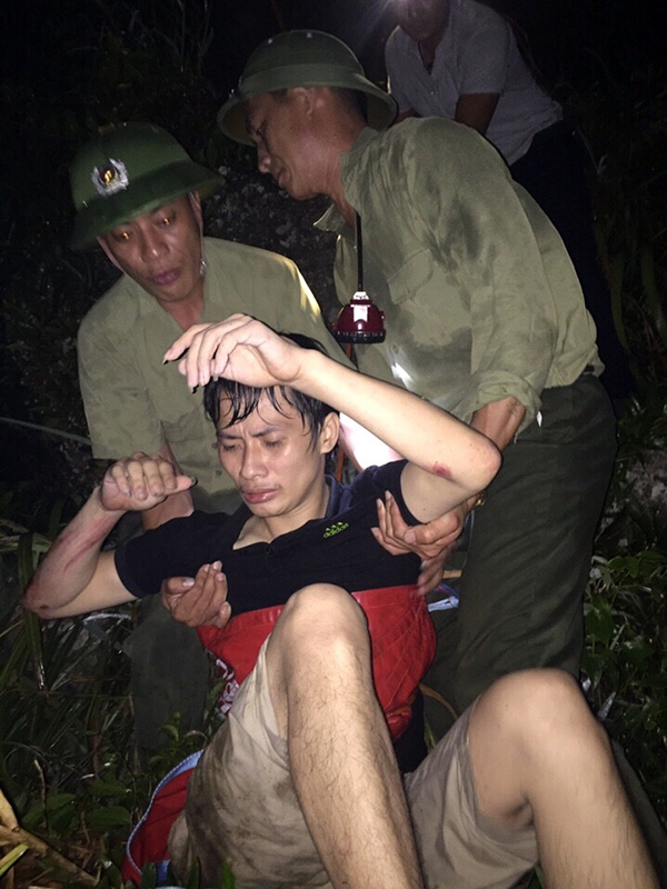 Du khách Trần Quang Đắc cũng thoát chết sau cú rơi xuống vực vào ngày 3.9.2016. Ảnh: CTV